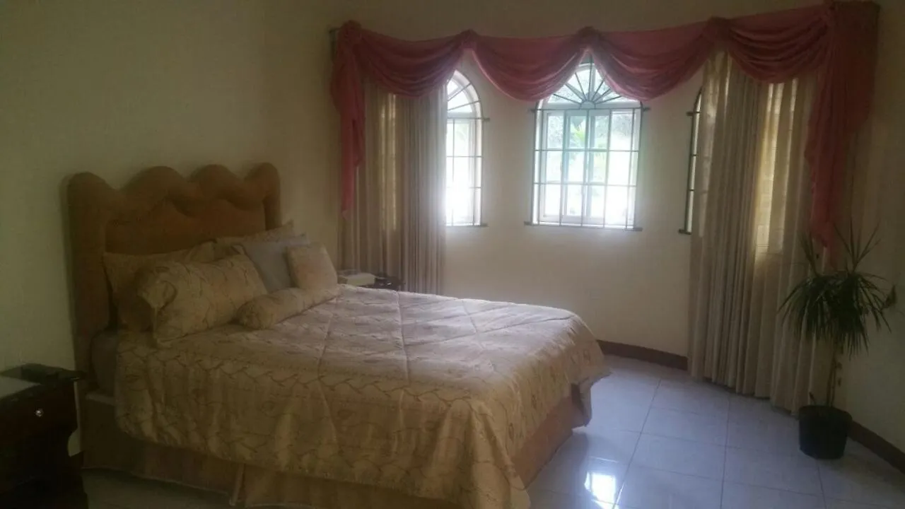 Mountain Top Villa Kupuis Jamaica